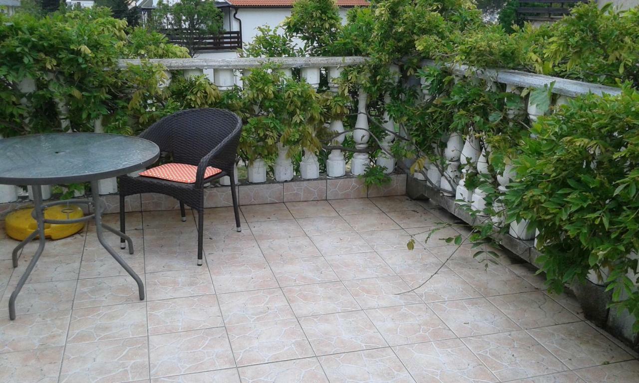 Apartmani Marija Starigrad Paklenica Exterior foto